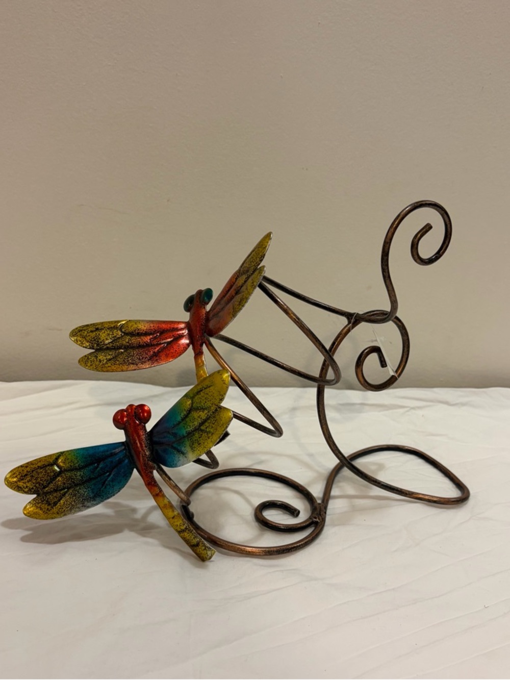 NWOT Multicolor Metal Dragonfly Wine Bottle Holder